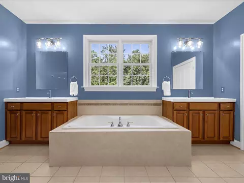 Bath - 1628 Carnoustie Dr, Pasadena, MD 21122 photo 9 of 11