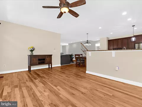 Living - 1628 Carnoustie Dr, Pasadena, MD 21122 photo 8 of 11