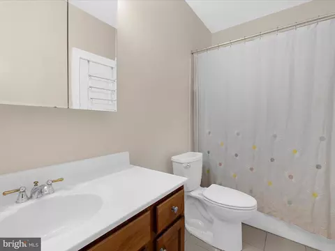 Bath - 1628 Carnoustie Dr, Pasadena, MD 21122 photo 3 of 11