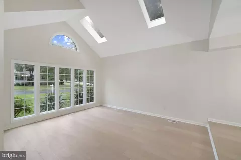 Living - 7906 Whites Cove Rd, Pasadena, MD 21122 photo 1 of 7