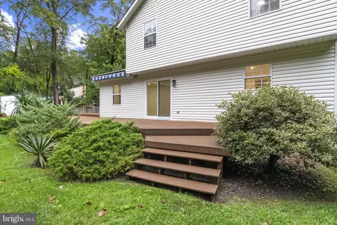 Exterior - 7906 Whites Cove Rd, Pasadena, MD 21122 photo 6 of 11