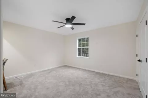 Bedroom - 7906 Whites Cove Rd, Pasadena, MD 21122 photo 1 of 4