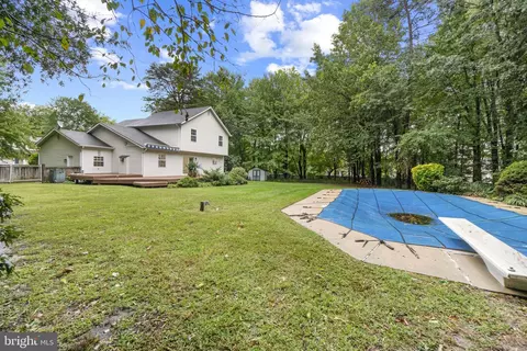Exterior - 7906 Whites Cove Rd, Pasadena, MD 21122 photo 10 of 11