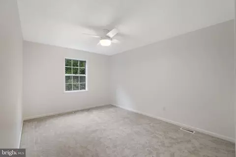 Bedroom - 7906 Whites Cove Rd, Pasadena, MD 21122 photo 2 of 4