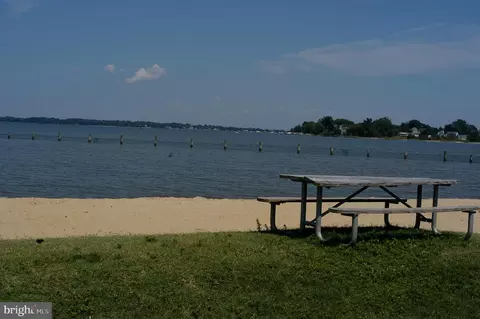 View/Area - 3661 2nd Ave, Edgewater, MD 21037 photo 2 of 6