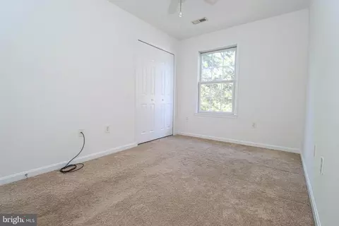 Bedroom - 3661 2nd Ave, Edgewater, MD 21037 photo 4 of 6