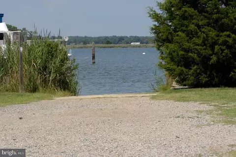 View/Area - 3661 2nd Ave, Edgewater, MD 21037 photo 5 of 6