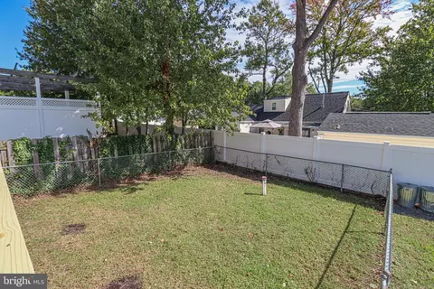 Exterior - 3661 2nd Ave, Edgewater, MD 21037 photo 3 of 9