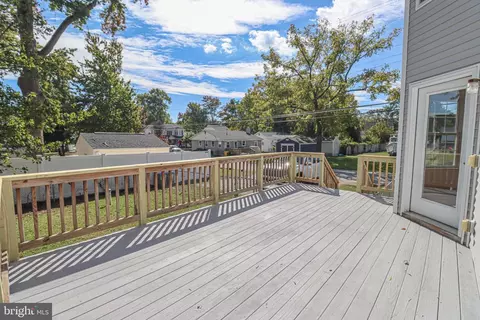 Exterior - 3661 2nd Ave, Edgewater, MD 21037 photo 2 of 9