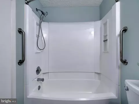 Bath - 8048 M Abbey Ct #M, Pasadena, MD 21122 photo 2 of 4