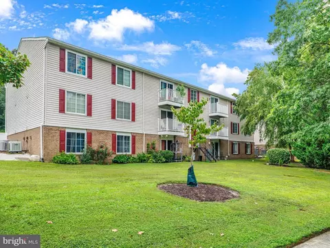 Exterior - 8048 M Abbey Ct #M, Pasadena, MD 21122 photo 5 of 9