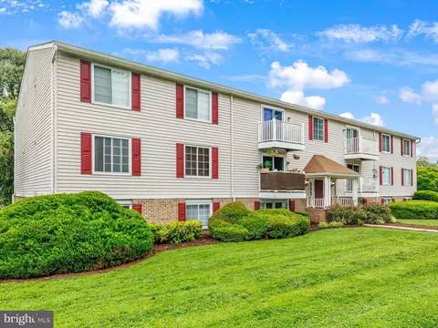 Exterior - 8048 M Abbey Ct #M, Pasadena, MD 21122 photo 2 of 9