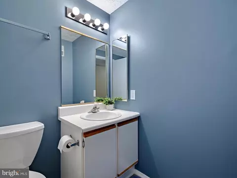 Bath - 8048 M Abbey Ct #M, Pasadena, MD 21122 photo 3 of 4
