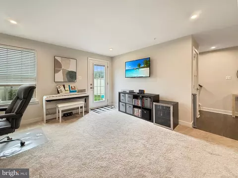 Entry Way - 7820 Mine Run Rd, Hanover, MD 21076 photo 4 of 7