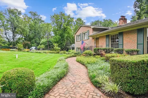 1003 Dulaney Ln, Annapolis, MD 21403 photo 2
