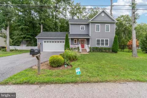 3377 Oak Dr, Edgewater, MD 21037
