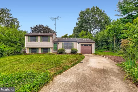 7735 Leaside Ct, Hanover, MD 21076 photo 2