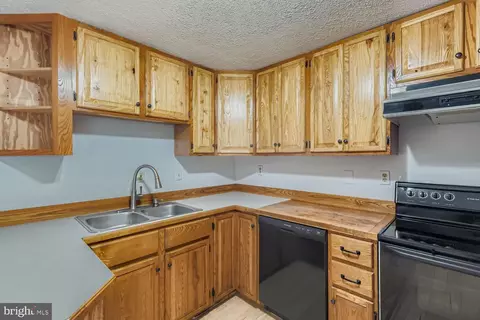 7735 Leaside Ct, Hanover, MD 21076 photo 12