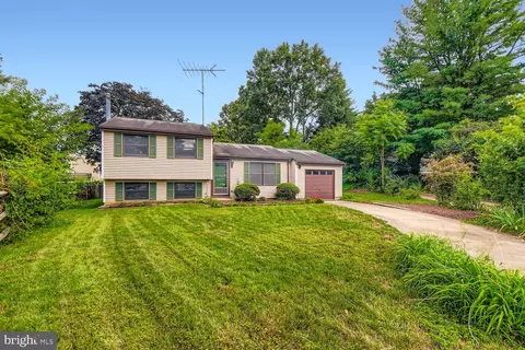 7735 Leaside Ct, Hanover, MD 21076 photo 3