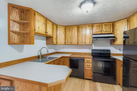 7735 Leaside Ct, Hanover, MD 21076 photo 11