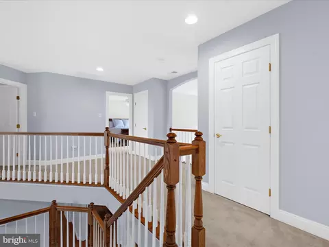 Entry Way - 8427 Turnhouse Ct, Pasadena, MD 21122 photo 5 of 6