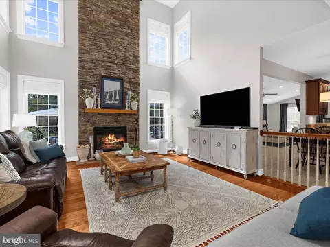 Living - 8427 Turnhouse Ct, Pasadena, MD 21122 photo 3 of 11