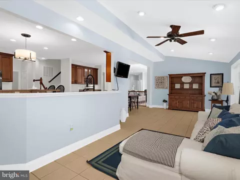 Living - 8427 Turnhouse Ct, Pasadena, MD 21122 photo 8 of 11