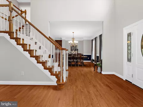 Entry Way - 8427 Turnhouse Ct, Pasadena, MD 21122 photo 2 of 6