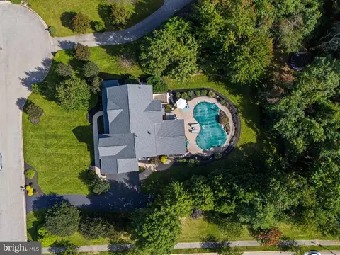 View/Area - 8427 Turnhouse Ct, Pasadena, MD 21122 photo 5 of 10