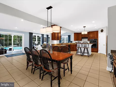 Dining - 8427 Turnhouse Ct, Pasadena, MD 21122 photo 4 of 6