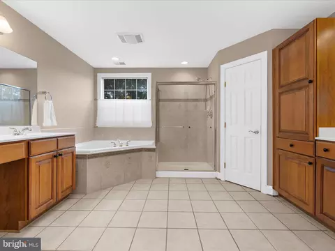 Bath - 8427 Turnhouse Ct, Pasadena, MD 21122 photo 2 of 7
