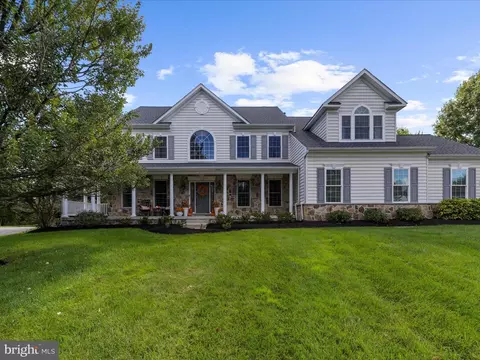 Exterior - 8427 Turnhouse Ct, Pasadena, MD 21122 photo 5 of 17