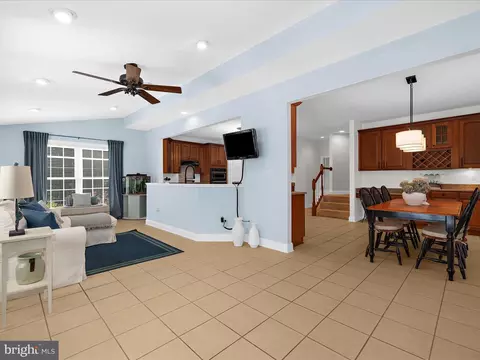 Living - 8427 Turnhouse Ct, Pasadena, MD 21122 photo 6 of 11