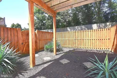Exterior - 2441 Lizbec Ct, Crofton, MD 21114 photo 2 of 3