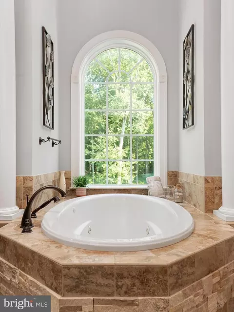 Bath - 5741 Nutwell Sudley Rd, Deale, MD 20751 photo 3 of 8