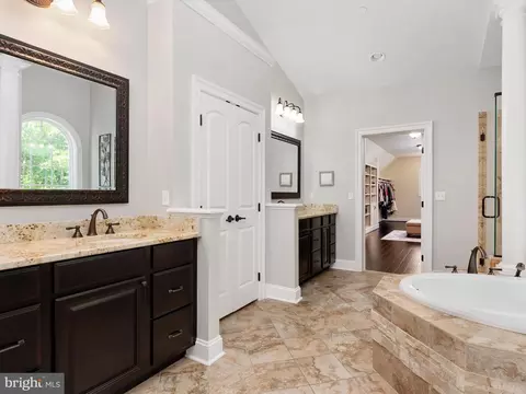 Entry Way - 5741 Nutwell Sudley Rd, Deale, MD 20751 photo 9 of 9