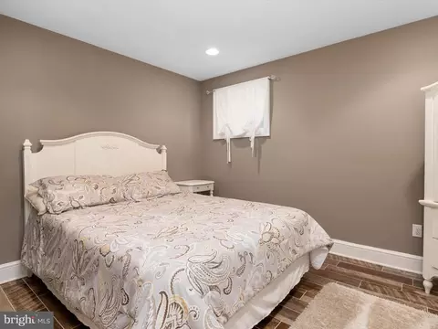 Bedroom - 5741 Nutwell Sudley Rd, Deale, MD 20751 photo 7 of 8
