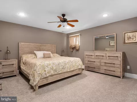 Bedroom - 5741 Nutwell Sudley Rd, Deale, MD 20751 photo 8 of 8