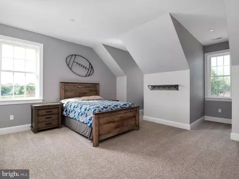 Bedroom - 5741 Nutwell Sudley Rd, Deale, MD 20751 photo 4 of 8