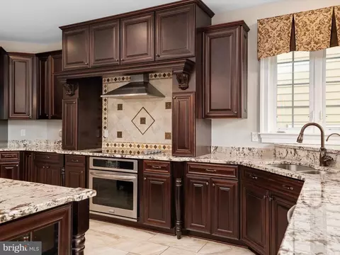 Kitchen - 5741 Nutwell Sudley Rd, Deale, MD 20751 photo 3 of 5