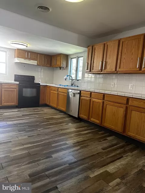 Kitchen - 434 Salisbury Rd, Edgewater, MD 21037 photo 2 of 2