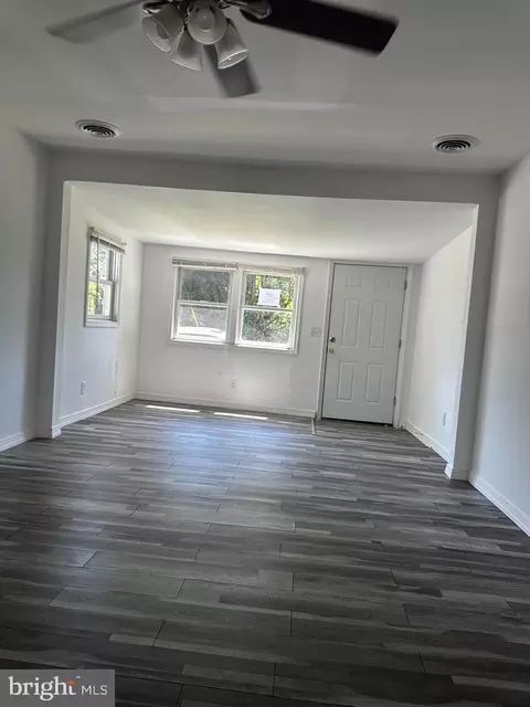 Living - 434 Salisbury Rd, Edgewater, MD 21037 photo 1 of 1
