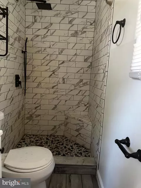 Bath - 434 Salisbury Rd, Edgewater, MD 21037 photo 1 of 3