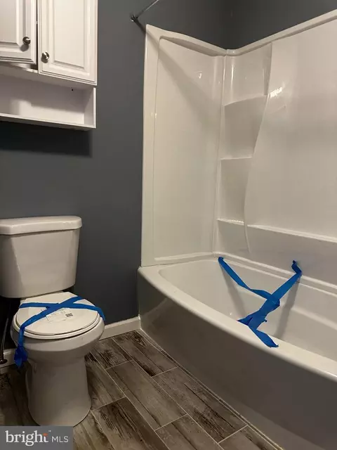 Bath - 434 Salisbury Rd, Edgewater, MD 21037 photo 3 of 3
