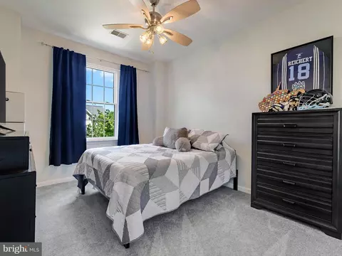 Bedroom - 8037 Flora Ln, Pasadena, MD 21122 photo 6 of 10