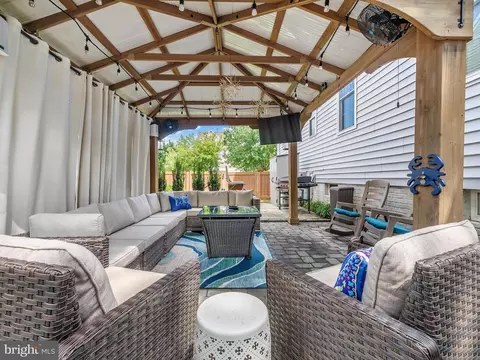 Exterior - 8037 Flora Ln, Pasadena, MD 21122 photo 6 of 12