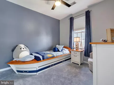 Bedroom - 8037 Flora Ln, Pasadena, MD 21122 photo 4 of 10