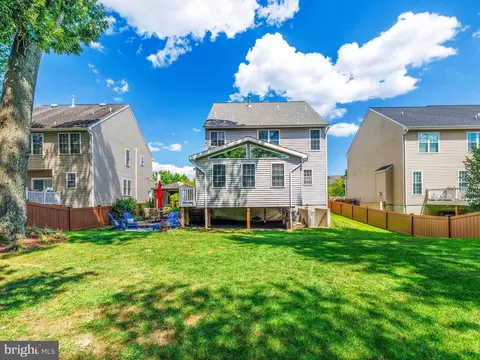 Exterior - 8037 Flora Ln, Pasadena, MD 21122 photo 3 of 12