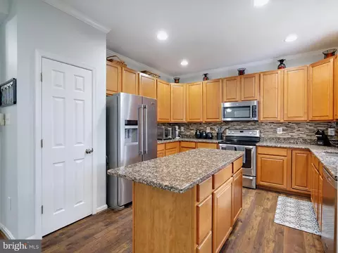 Kitchen - 8037 Flora Ln, Pasadena, MD 21122 photo 3 of 5