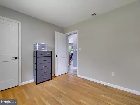 8524 Creek Rd, Pasadena, MD 21122 photo 17